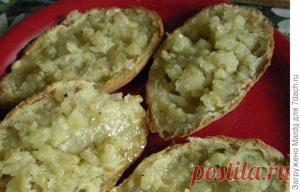Какре - пирожки с картошкой и луком Это по-татарски какре, а чаще мы их лодочками называем.Печеные пирожки с картошкой и лукомВкус и запах умопомрачительный. Кто раз попробует — век не забудет.Какре делала моя свекровь, а я хитрая (со слов свекрови) подглядывала… так и научилась...