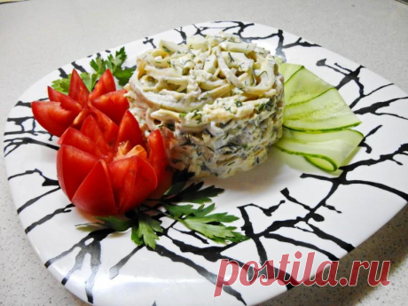 Салат из кальмаров с чесноком