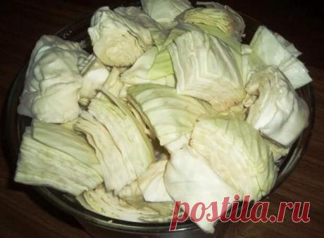 (10) Полезности: как правильно шинковать капусту - БУДЕТ ВКУСНО! - медиаплатформа МирТесен Чтобы капуста никогда не горчила, хрустела после квашения, а после тушения оставалась сочной и мягкой, нужно ее правильно выбирать и… резать. Даже нож, выбранный для этого, влияет на вкус овоща. Нашла кулинарные лайфхаки по шинковке, которые доказывают, что успех блюда зависит не от везения.