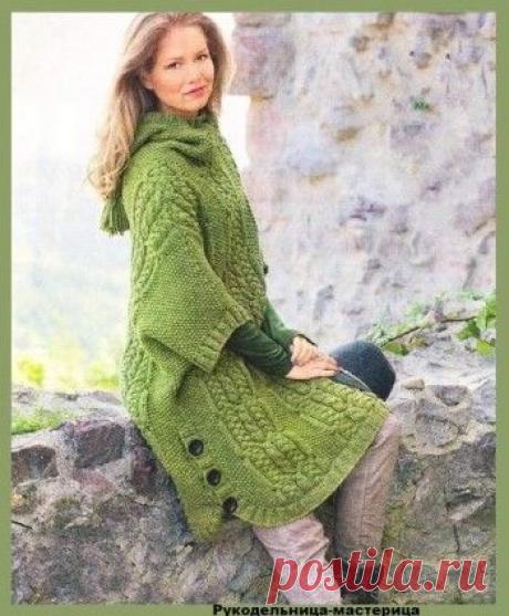 Оливковое пончо с капюшоном