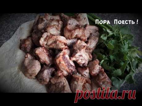 Шашлык. Кавказский рецепт! ENG SUBИнгредиенты:
Мясо (свинина, говядина, баранина) 2,5 кг
Соль 2-3 ч/л (по вкусу)
Смесь перцев 2 ч/л
Лук:
для Свинины 1,25 кг
для Говядины и Баранины 2 кг