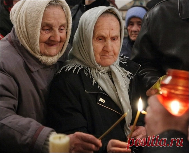Старушку-паломницу в Оптиной пустыни направили к о. Досифею. 

Имя-то сложное, непривычное, забыла старушка… И вот она, случайно встретив поименованного отца, но не зная его в лицо, спрашивает: 

— Батюшка, подскажите, где мне найти отца Фарисея? 

Он посмеялся и говорит: 

— Да, мать, к любому из нас обратись — не ошибешься!