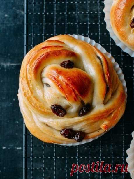 Как приготовить булочки с изюмом. - рецепт, ингридиенты и фотографии