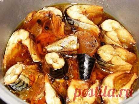 Тушеная скумбрия