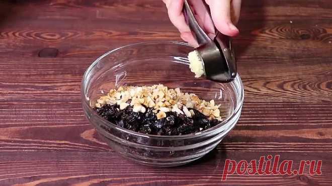 Мясные рулетики с черносливом и орехами