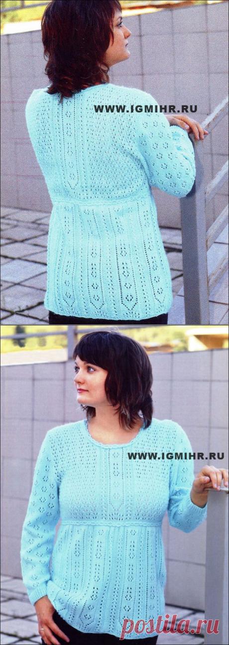 Пуловер нежного голубого цвета с ажурными узорами. Спицы