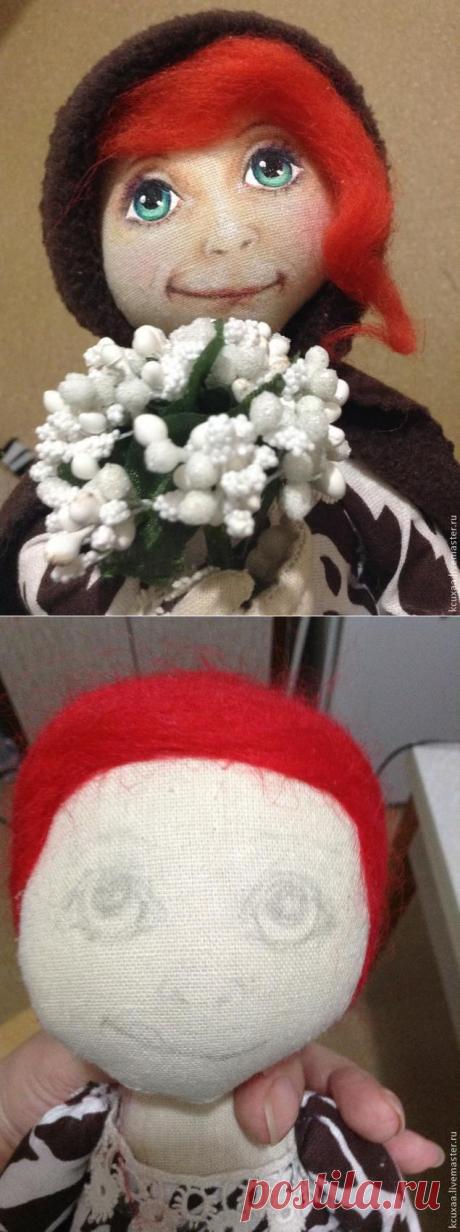 Рисуем лицо кукле.