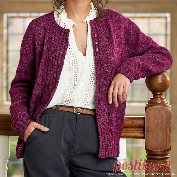 ЖАКЕТ «BARBERRY»

Размеры: XXS (XS, S, M, L, 1XL, 2XL)
Окружность груди – 71-76 (81-86, 91-97, 102-107, 112-117, 122-127, 132-137) см,
Окружность груди готового изделия – 95 (106, 114, 125, 135, 146, 156.5) см,
Длина – 56 (57, 58, 59, 60, 61, 62) см,
Длина рукава по шву – 42 (42, 43, 43, 44, 44, 45) см.

Необходимые материалы:
Пряжа Stolen Stitches Nua Worsted (60% шерсть, 20% шерсть яка, 20% лён; 100 м / 50 грамм в мотке) – 11 (12, 13, 15, 16, 18, 19) мотков, 3 пуговицы.
...
