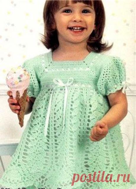 Платье на коетке для маленькой девочки