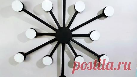 Как сделать современную светодиодную люстру из ПВХ трубы Чем вычурнее и современней выглядит люстра, тем она дороже. Дизайнерские осветительные приборы бывает стоят в десятки и сотни раз больше, чем фактическая цена материала, потраченного на их изготовление. Поэтому если у вас есть свободное время и желание, то сделать люстру не хуже покупной можно