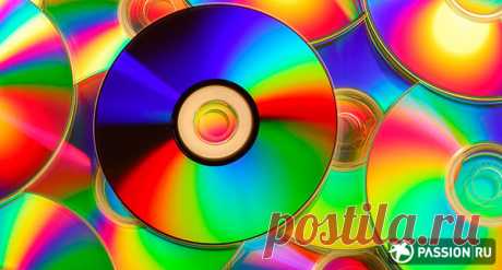 Что можно сделать из ненужных дисков С каждым годом в наших домах появляется все больше и больше технических новинок, при этом они становятся значительно компактнее. Например, совсем недавно мы избавились от видеокассет и стали использовать диски, а теперь на смену им пришли флеш-накопители...