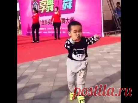 Chinese Kid Upstages Dancers