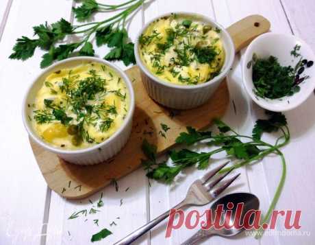 Омлет с брынзой, кукурузой и горошком. Ингредиенты: яйца куриные, молоко, кукуруза консервированная