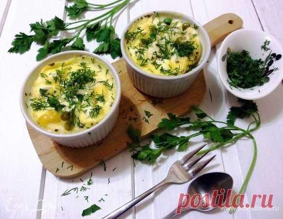 Омлет с брынзой, кукурузой и горошком. Ингредиенты: яйца куриные, молоко, кукуруза консервированная