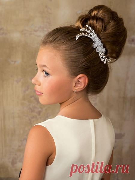 Детские прически на длинные волосы (44 фото): видео-инструкция как сделать красивую укладку на свадьбу или в школу для девочек своими руками, фото и цена