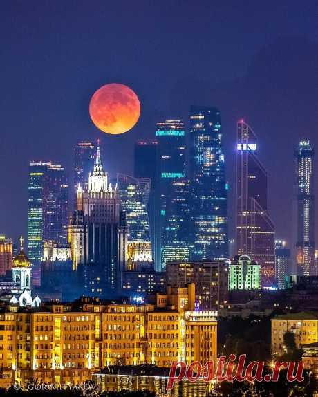 Самое долгое лунное затмение XXI века!!