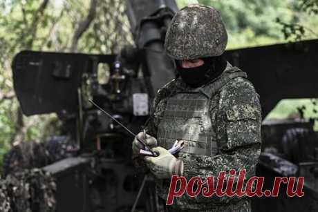 В ЛНР заявили об отражении трех крупных атак ВСУ. Военные группировки российских войск «Юг» отразили три крупные атаки бойцов Вооруженных сил Украины под городами Кременная и Лисичанск Луганской народной республики. Об этом сообщил подполковник ЛНР в отставке Андрей Марочко и добавил, что украинская армия продолжает вести разведку боем.