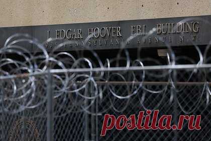 ФБР предупреждало Германию об угрозе теракта. ФБР предупреждало Германию об угрозе подготовки теракта с использованием самодельной химической бомбы. Бюро сообщило своим коллегам из ФРГ, что подозреваемый 32-летний гражданин Ирана интересовался в сети цианидом и рицином, которые считаются химоружием. Атаку планировалось совершить на Новый год.