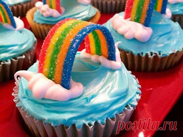 👌 35 идей оформления пирожных, увлечения и хобби Я очень люблю сладости. Готовить их мне нравится ничуть не меньше, чем кушать. Муж у меня сладкое совсем не любит. Иногда я ему завидую, ведь ему не приходится часами пропадать в с...