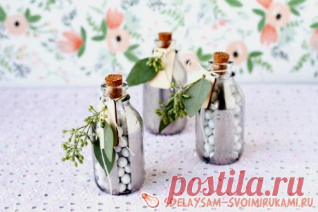 Оригинальный подарок – бонбоньерки в виде бутылочек