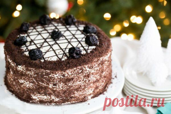 Торт с черносливом

Торт с черносливом — вкусный и легкий торт, который очень просто приготовить и наш рецепт поможет вам в этом!

Перед началом приготовления торта с черносливом нам потребуется приготовить коржи, которые мы и будем использовать в торте. Но самое интересное, что во время приготовления вы сможете наблюдать невероятно интересную химическую реакцию, которая произойдет в момент смешивания меда и соды. Поэтому не забудьте позвать ваших малышей, чтобы приятно удивить их!