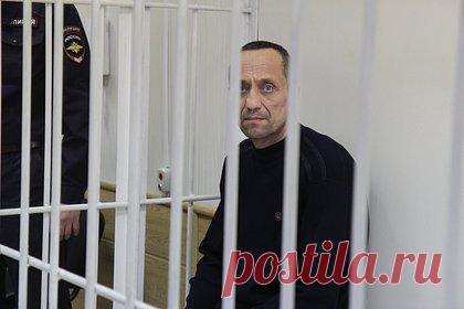 Ангарского маньяка вывезли из Иркутска. Ангарского маньяка Михаила Попкова, приговоренного к двум пожизненным срокам за расправу над более 80 женщинами, этапировали из Иркутска в колонию особого режима в Мордовии после того, как он дал новые показания. Об этом сообщили в пресс-службе прокуратуры Иркутской области.