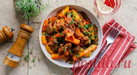Азу по-татарски из говядины с солеными огурцами, пошаговый рецепт с фото на 560 ккал Азу по-татарски из говядины с солеными огурцами. Вкусный рецепт приготовления с пошаговым описанием, фото и отзывами. Удобный поиск рецептов и кулинарное вдохновение на Gastronom.ru
