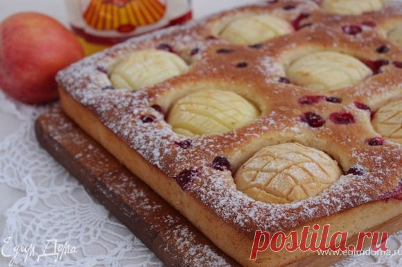 Манный пирог с яблоками. Ингредиенты: яблоки, сливочное масло, миндальная мука | Официальный сайт кулинарных рецептов Юлии Высоцкой