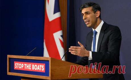 Bloomberg узнал о попытке Британии отпугнуть нелегальных мигрантов. В Британию через Ла-Манщ прибыли почти 50 тыс. нелегальных мигрантов в поисках убежища, для решения кризиса власти будут размещать их на баржах с базовыми удобствами, чтобы другие не решились повторить их путь, пишет агентство