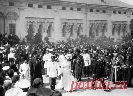 Кропление святой водой офицеров и солдлая II. / Историческая справка