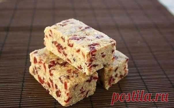 Овсяные батончики с клубникой / Медицина для всех