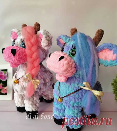 PDF Плюшевая Коровка крючком. FREE crochet pattern; Аmigurumi animal patterns. Амигуруми схемы и описания на русском. Вязаные игрушки и поделки своими руками #amimore - корова из плюшевой пряжи, плюшевая коровка, телёнок, бык, бычок.