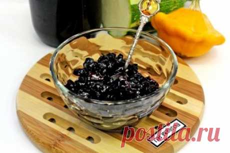 Кабачковое варенье с черноплодной рябиной