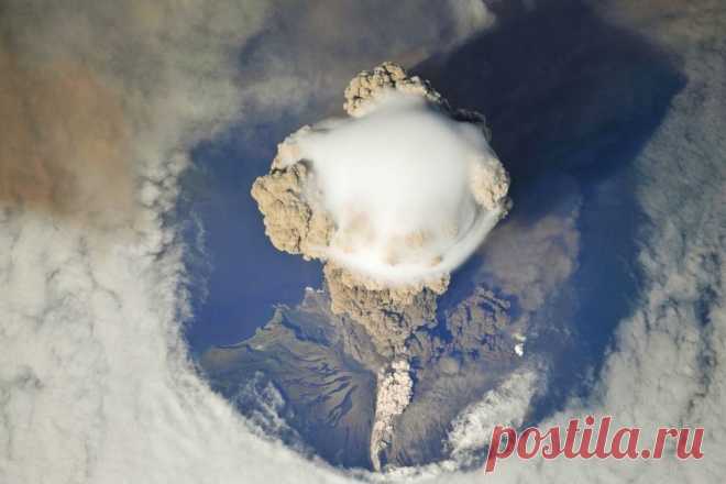 Лучшие фотографии со всего света - Извержения вулканов: вид из космоса