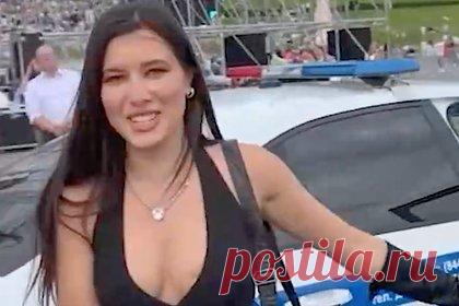 В МВД заинтересовались видео с поездкой певицы Сай на машине ГИБДД с мигалкой. Руководство Главного управления МВД по Волгоградской области назначило проведение служебной проверки из-за видео с поездкой певицы Анет Сай на служебной машине ГИБДД с мигалкой. По результатам проверки будет дана принципиальная оценка действиям сотрудников и их руководителей, допустивших проезд гражданских лиц.