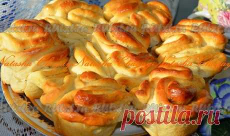 Дрожжевые сдобные булочки

Кто не любит вкусную, ароматную, пышную сдобу? Наверное нет такого человека, за исключением сидящих на диете. Предлагаю вам попробовать приготовить вот такие интересные по форме дрожжевые сдобные булочки с маком и корицей. 

Пошаговый рецепт с фото есть на нашем сайте.
Источник: https://rutxt.ru/node/4408