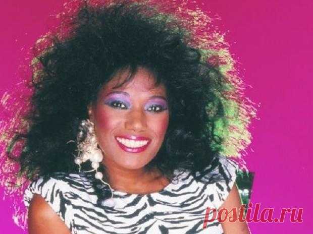 Умерла певица Бонни Пойнтер: солистки "The Pointer Sisters" не стало в возрасте 69 лет