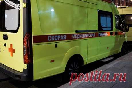 Пьяный россиянин попытался зарезать не отвечавшую на его звонки падчерицу. В Крыму задержали россиянина, подозреваемого в нападении на 15-летнюю девушку-подростка. Находившийся в состоянии сильного алкогольного опьянения россиянин принялся звонить падчерице, когда та возвращалась из техникума. Школьница проигнорировала его звонки, а когда оказалась дома, мужчина стал предъявлять ей претензии.