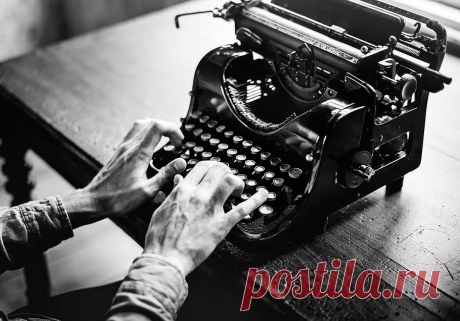 Клавиша Enter — её история и для каких целей её можно использовать помимо основной функции ввода  ↓
Клавиши, которые находятся в верхнем ряду на клавиатуре, как правило, используются для выполнения определенных задач.
С их помощью можно быстро набирать текст.
Но некоторые клавиши выполняют больше функций, чем кажется на первый взгляд.
Одна из таких клавиш — клавиша Enter.
Она используется в качестве переключения между элементами, а также при вводе некоторых команд.
Enter
