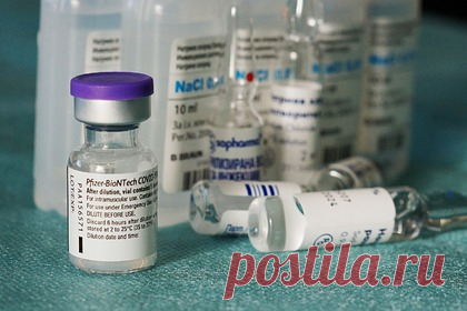 Ученые подсчитали риск смертельной болезни после вакцинации Pfizer. Вакцина Pfizer втрое увеличивает риск воспаления сердца, говорится в исследовании гонконгских врачей. В отобранной группе пациентов, привитых американской мРНК-вакциной Pfizer/BioNTech (BNT162b2), оказалось значительно больше людей с впервые выявленными миокардитом и перикардитом, чем среди невакцинированных.