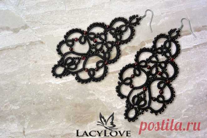tatted_gothic_earrings_ariadne_by_lacylovehandmade_d7wgoad-fullview.jpg (900×600)