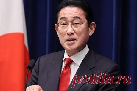 Взрыв произошел рядом с местом выступления премьера Японии. Взрыв произошел рядом с местом публичного выступления премьер-министра Японии Фумио Кисиды в городе Вакаяма на западе страны. Сообщается, что глава правительства был эвакуирован в безопасное место. По информации Kyodo, Кисиду доставили в полицейское управление в Вакаяме.