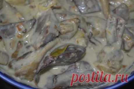 Жаркое из гусиных потрохов с белыми грибами Танцы от плиты и до компа !!

Блюдо из потрохов гуся . Сочетается с гарниром из риса, макаронных изделий, картошки.Ингредиенты:Гусиные потроха: желудочек, сердце, печень,Жир -2стл, Грибы белые -100г .…