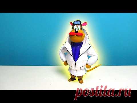 Из яичного лотка и пары безделушек сделал фигурку мыши Рокфора