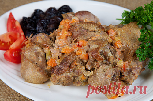 Утка, тушенная с черносливом - Блюда из мяса птицы