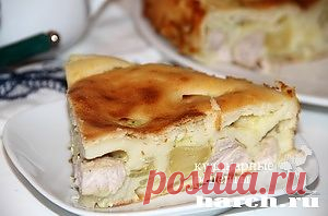 Шарлотка, но с индейкой и яблоками..