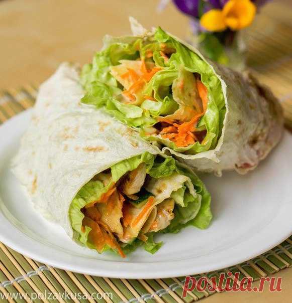 Курица в лаваше: быстрый перекус! 
на 100грамм - 139.52 ккалБ/Ж/У - 10.22/2.31/19.21 

Ингредиенты: 
Куриное филе - 100 г (отварное) 
Помидоры - 50 г 
Огурцы - 50 г 
Cыр - 50 г
Лаваш - 1 лист 
Листья салата - 30 г 
Специи - по вкусу 

Для заправки: 
Йогурт натуральный - 15 г 
Соевый соус - 2 ч. л
Томатная паста - 3 ст. л

Приготовление: 
Смазываем лаваш йогуртом и томатной пастой. Укладываем на лаваш листья салата, затем нарезанную грудку, сыр, добавляем овощи. Посыпаем вс...