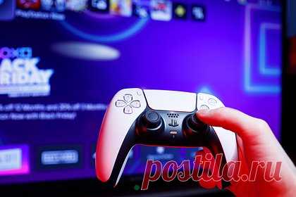 Названы сроки выхода PlayStation 5 Pro. Sony намерена выпустить Pro-версию приставки PS5 через два с половиной года после выхода оригинальной модели. Журналисты медиа сослались на анонимного инсайдера, который назвал сроки выхода новой приставки Sony. По словам источника, японская корпорация намерена запустить консоль PlayStation 5 Pro в апреле 2023 года.