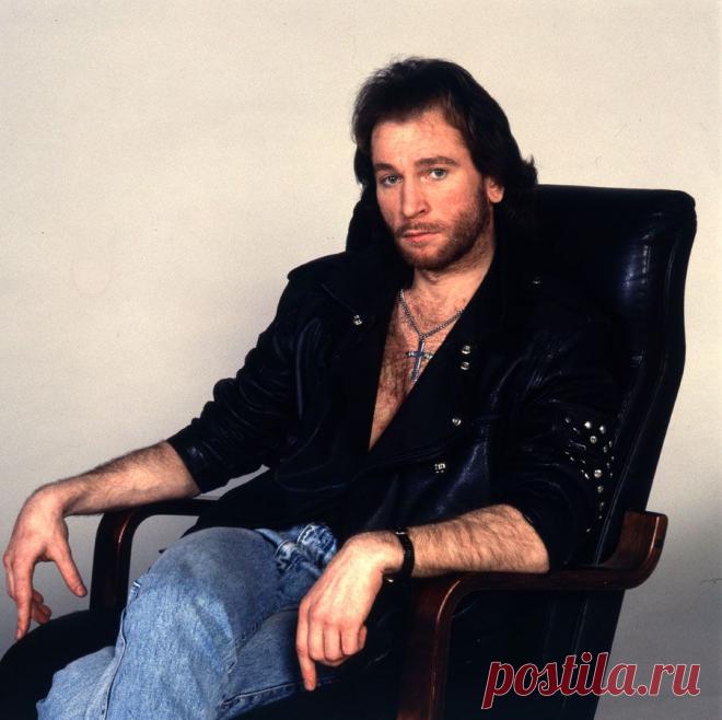 Игорь Тальков  "Каждую новую песню приходилось защищать от родных и близких, а потом уж перед власть имущими."