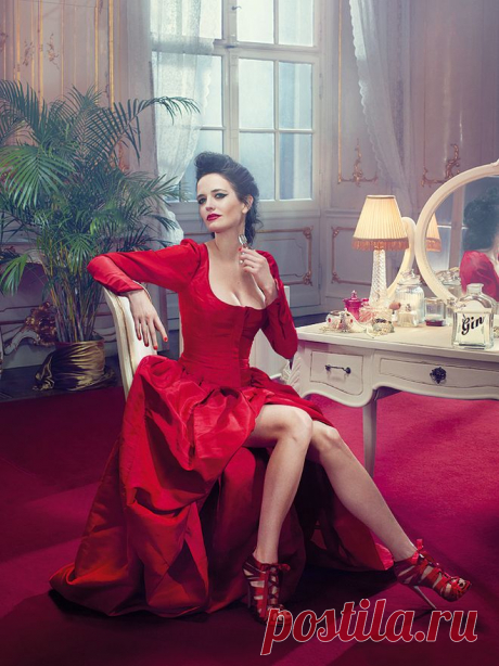 Lady in red: Ева Грин для знаменитого календаря / Surfingbird знает всё, что ты любишь